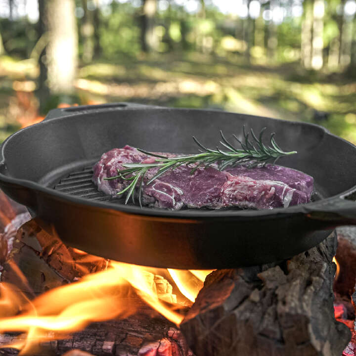 Petromax Grill-Feuerpfanne GP30 mit Stiel